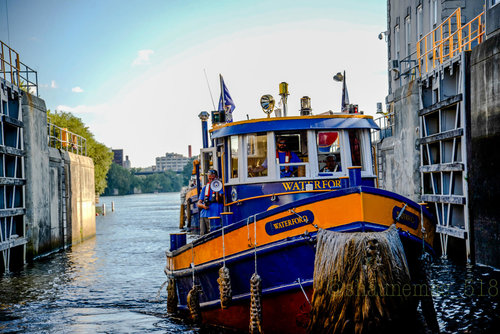 Tug+Waterford+in+lock
